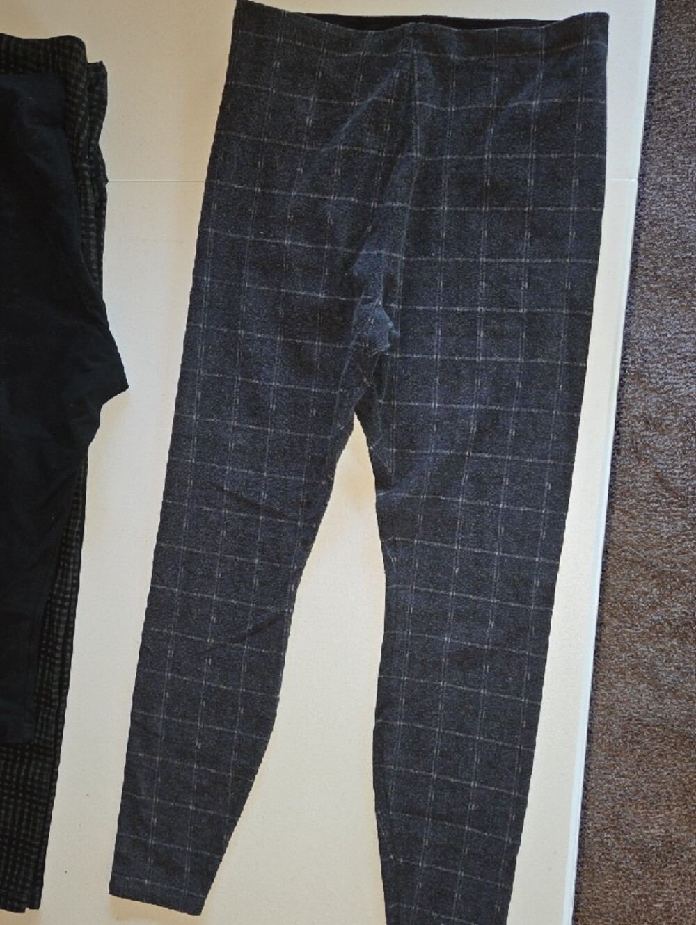 Lysse 3 Pack Black & Charcoal Plaid Leggings - Picture 5 of 8